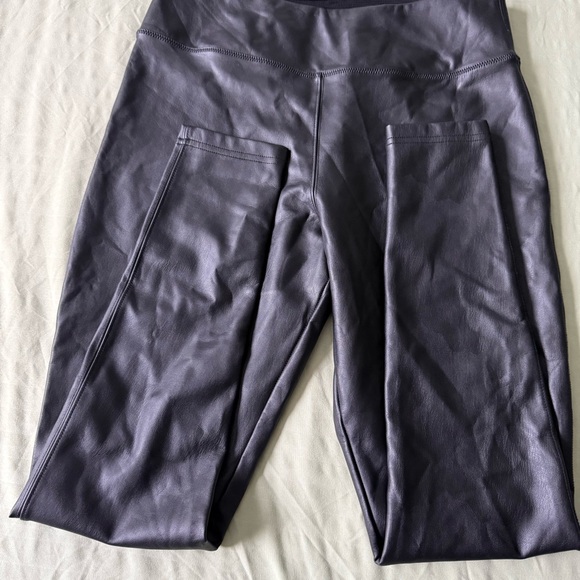 Nordstrom women leggings size medium - Picture 3 of 3